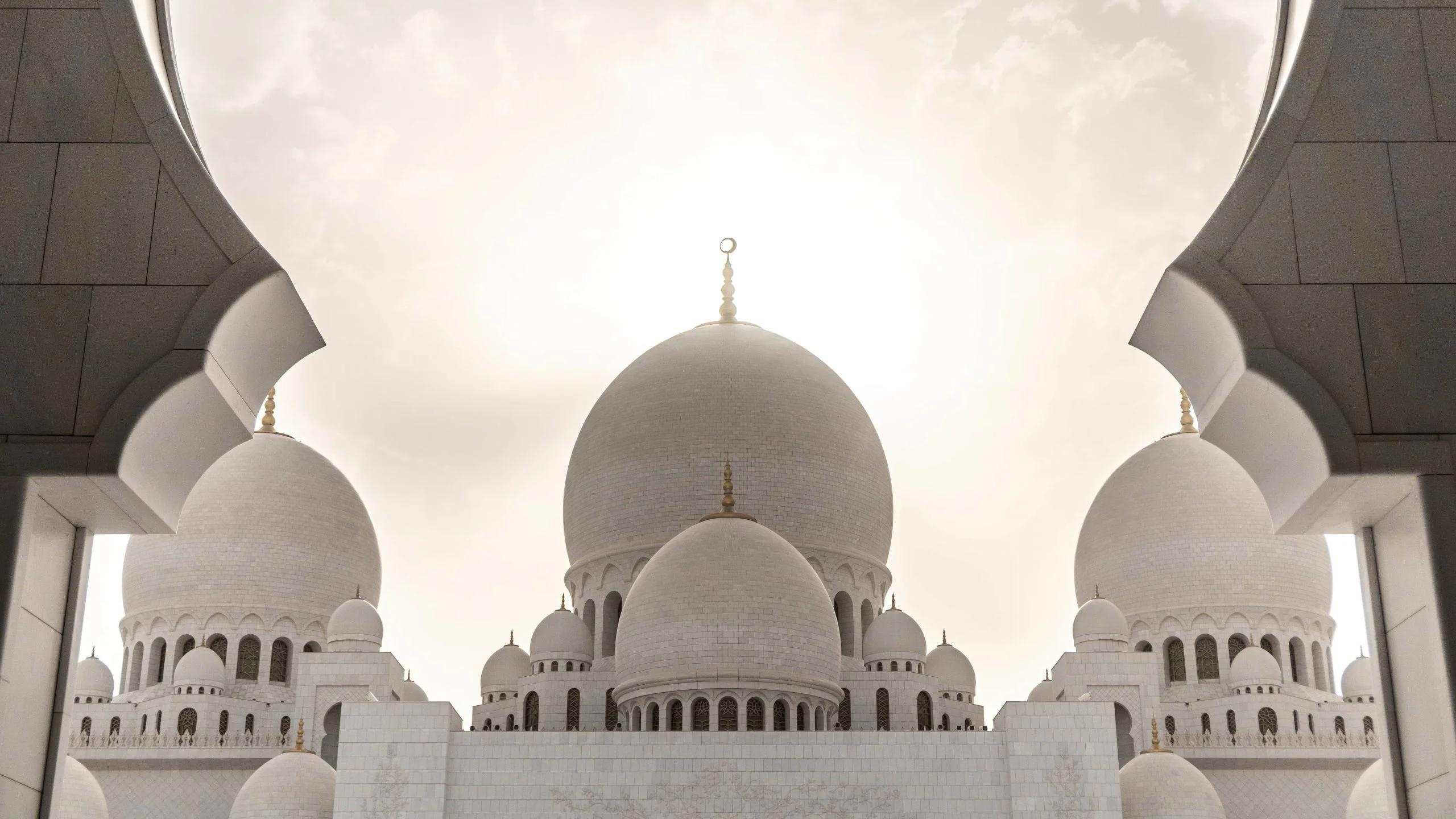 The Beautiful Architecture Of Sheikh Zayed Grand Mosque Abu Dhabi