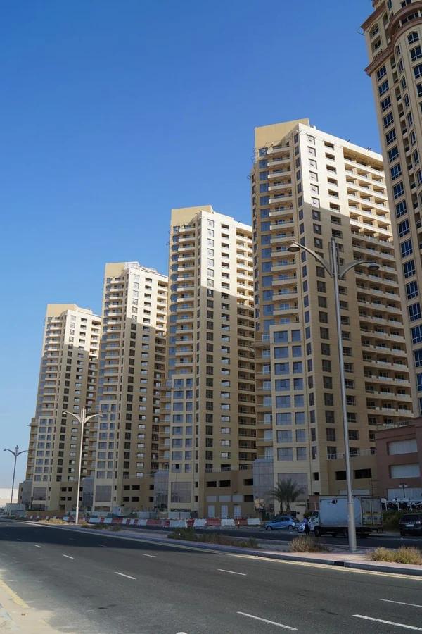 Lakeside Tower B