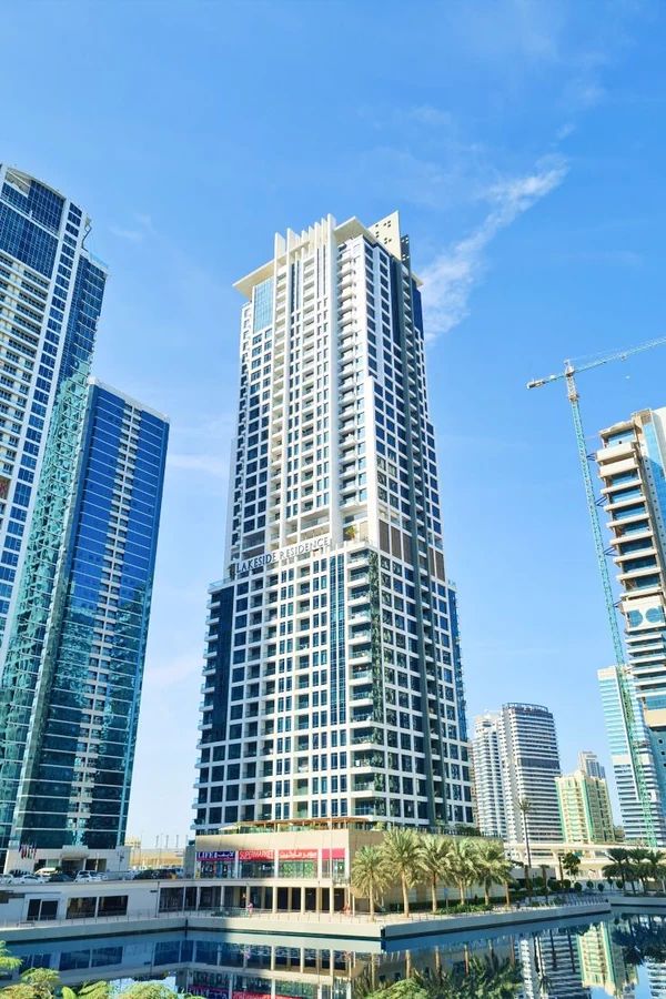 Lakeside_Residence-Jumeirah_Lake_Towers_-_JLT-bld.jpg
