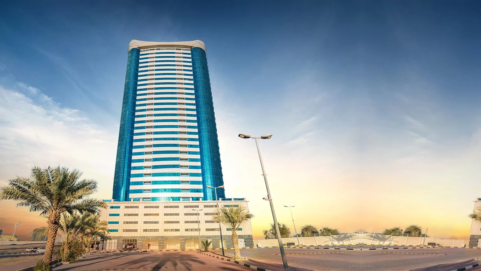 Conqueror_Tower-Sheikh_Maktoum_Bin_Rashid_Street-bld.jpg