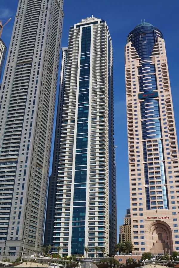 Emirates_Crown-Dubai_Marina-bld.jpg