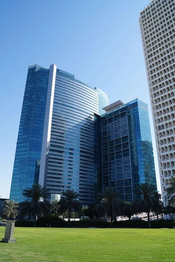 Jumeirah_Living-World_Trade_Center-bld.jpg