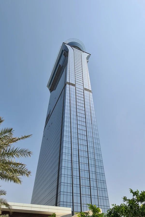 The_Palm_Tower-Palm_Jumeirah-bld.jpg