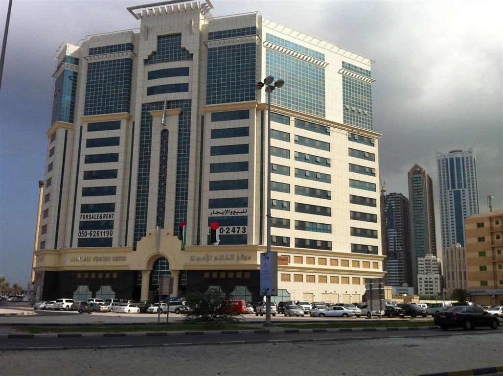 Al_Ghanem_Business_Center_-_Sharqan-Al_Heerah_Suburb-bld.jpg