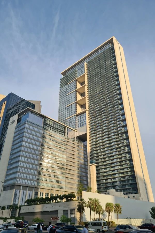 Burj_Daman__Buildings_By_Daman_-Dubai_International_Financial_Center_-_DIFC-bld.jpg