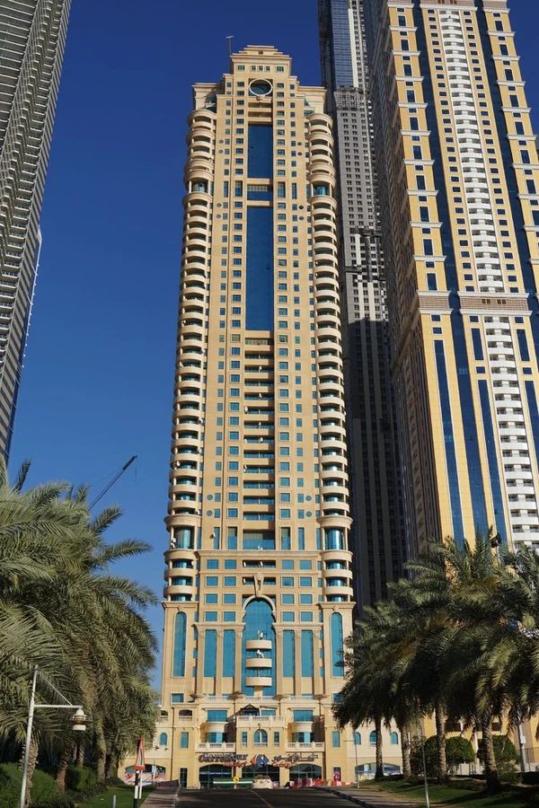 Marina_Crown-Dubai_Marina-bld.jpg