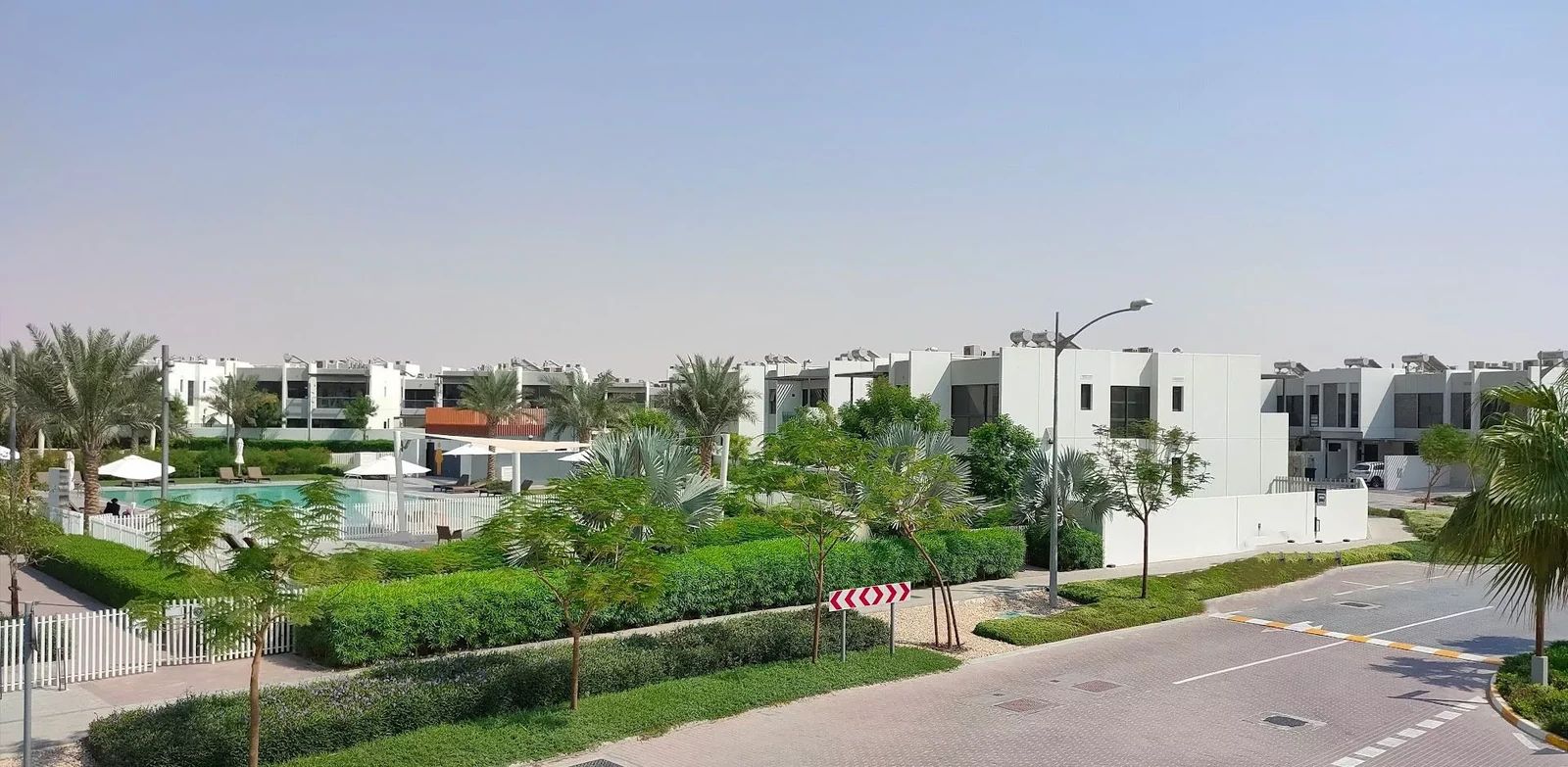 Primrose_Townhouses-DAMAC_Hills_2__Akoya_Oxygen_-bld.webp