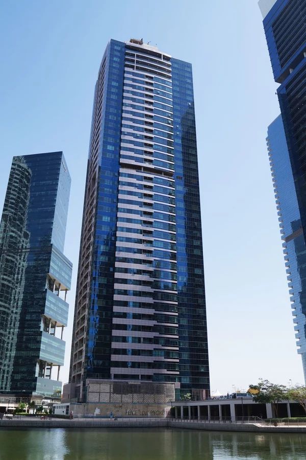 V3_Tower-Jumeirah_Lake_Towers_-_JLT-bld.jpg
