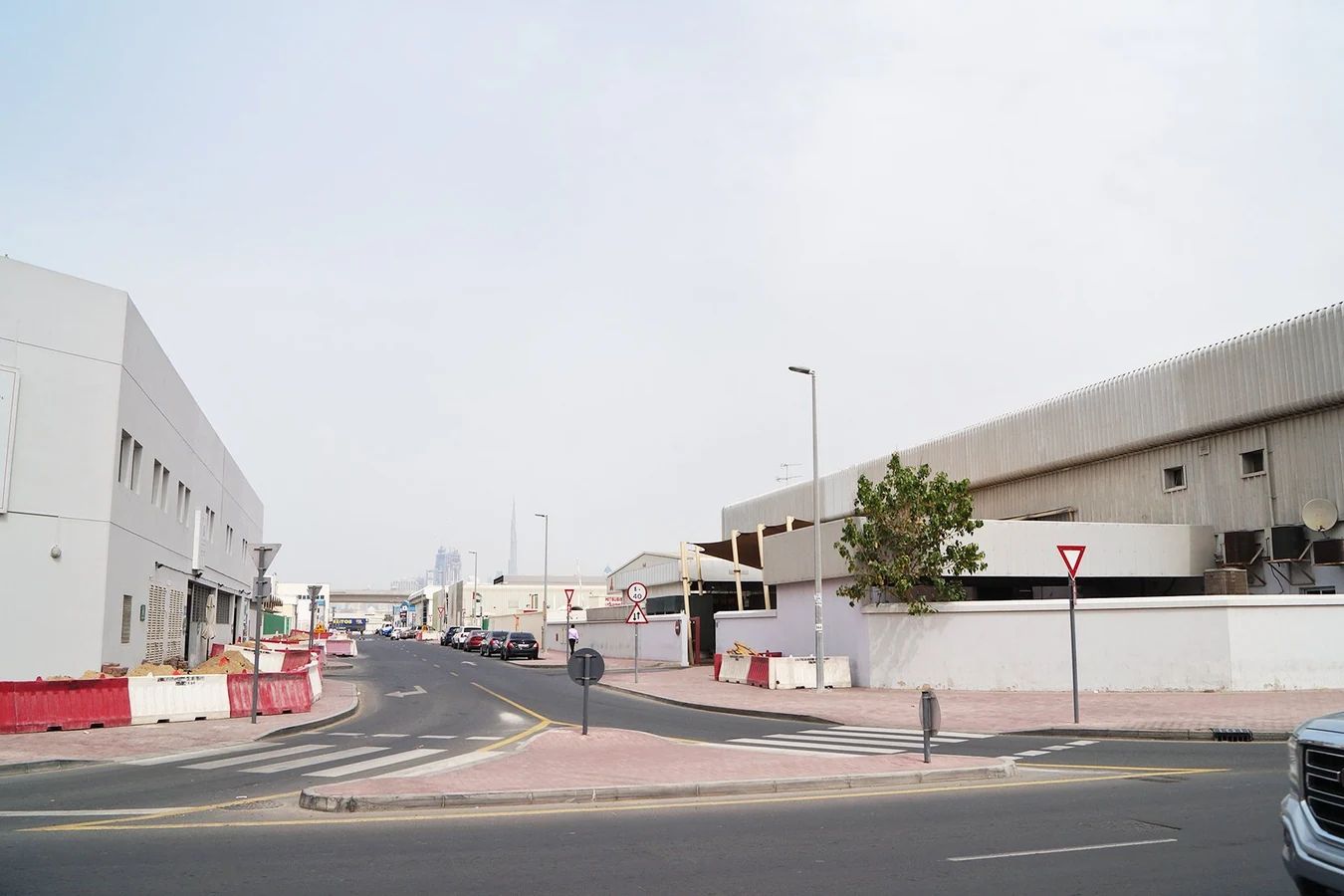 Al_Quoz_Industrial_Area_1-Al_Quoz-bld.jpg