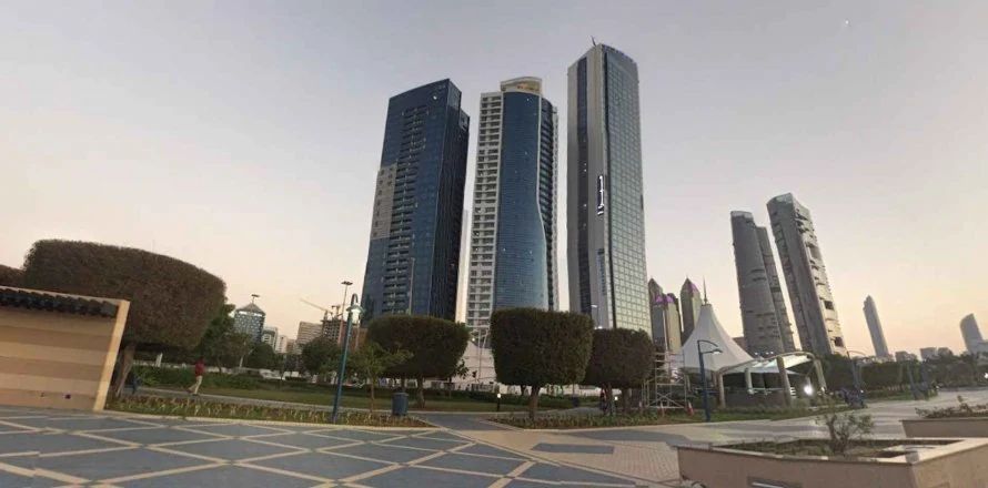 Al_Reef_Tower-Corniche_Area-bld.jpg