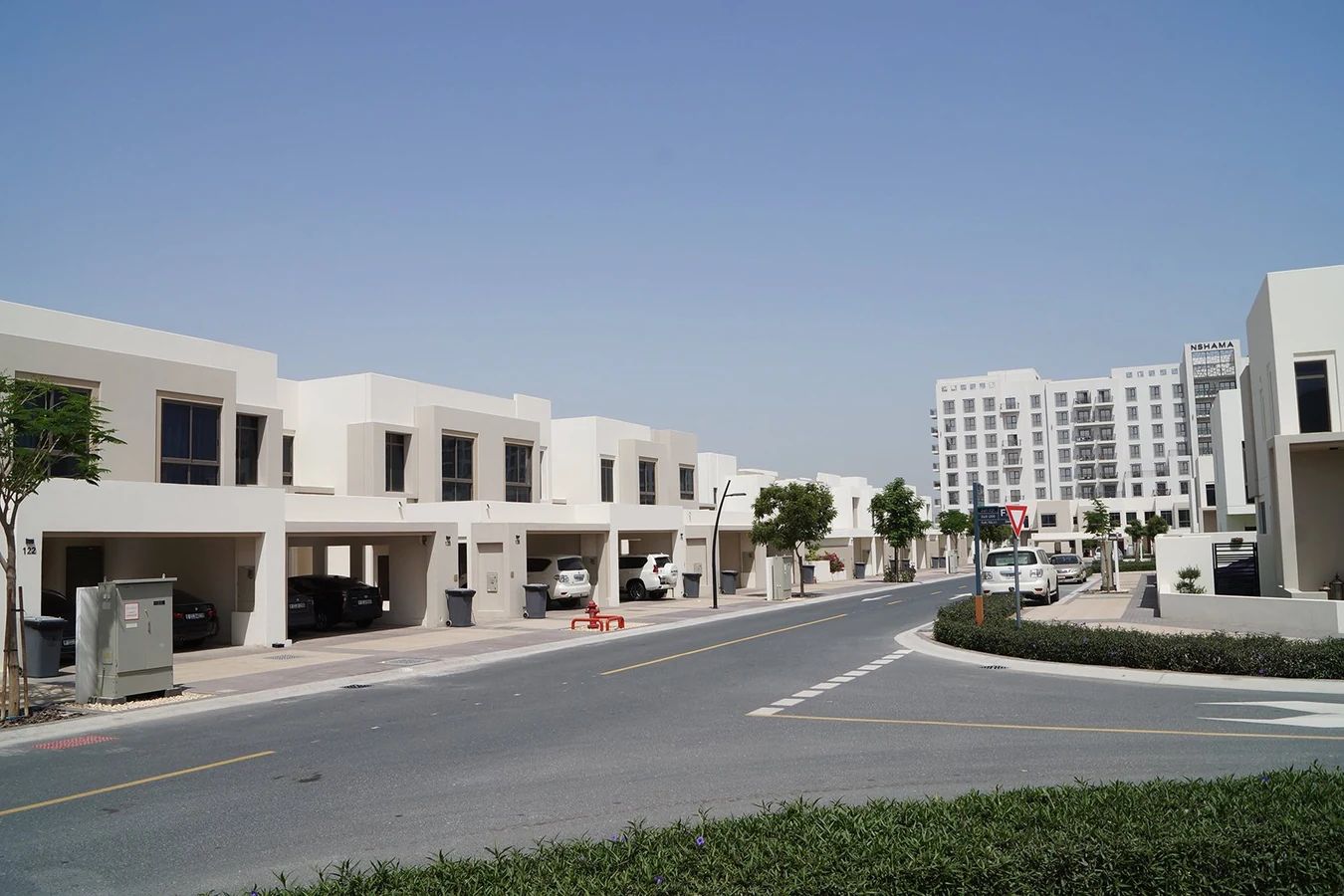 Zahra_Townhouses-Town_Square-bld.jpg