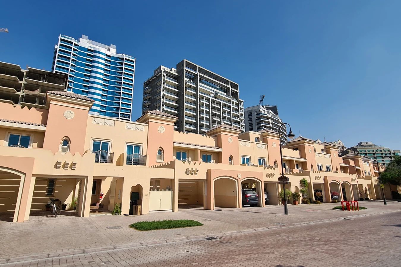 Estella_Townhouses-Dubai_Sports_City-bld.jpg