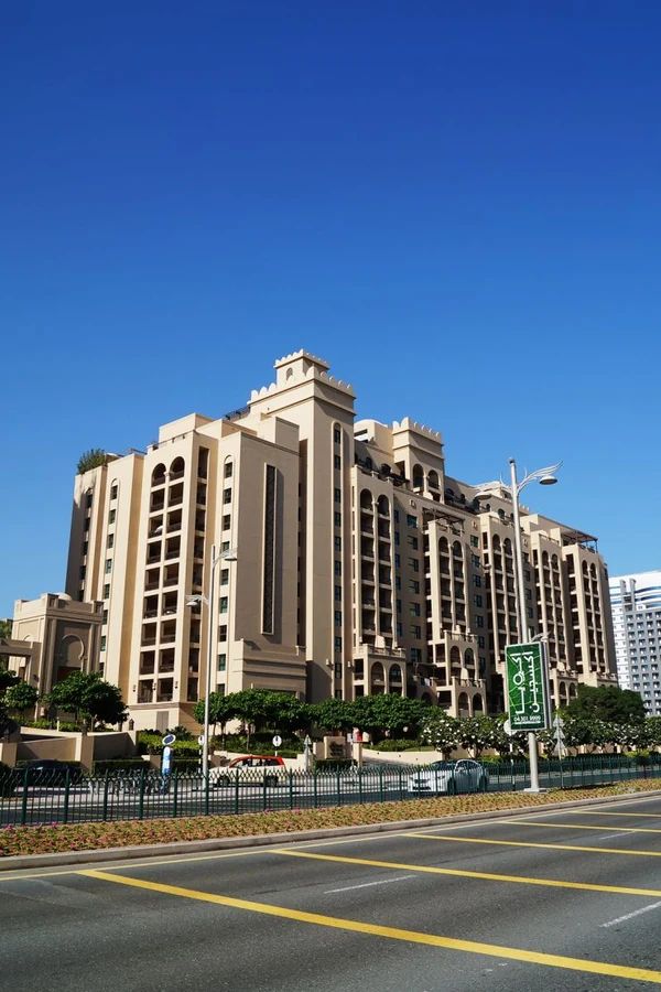 The_Fairmont_Palm_Residences_-_North-Palm_Jumeirah-bld.jpg