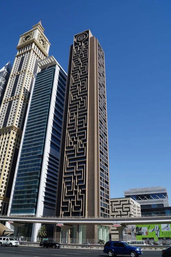Maze_Tower-Sheikh_Zayed_Road-bld.jpg