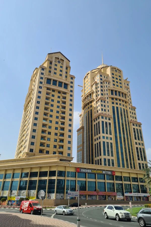 Palace_Tower_2-Dubai_Silicon_Oasis_-_DSO-bld.jpg