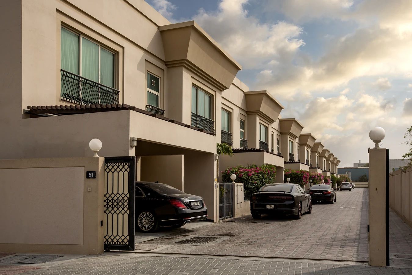 18_Villas_Complex-Khalifa_City-bld.jpg